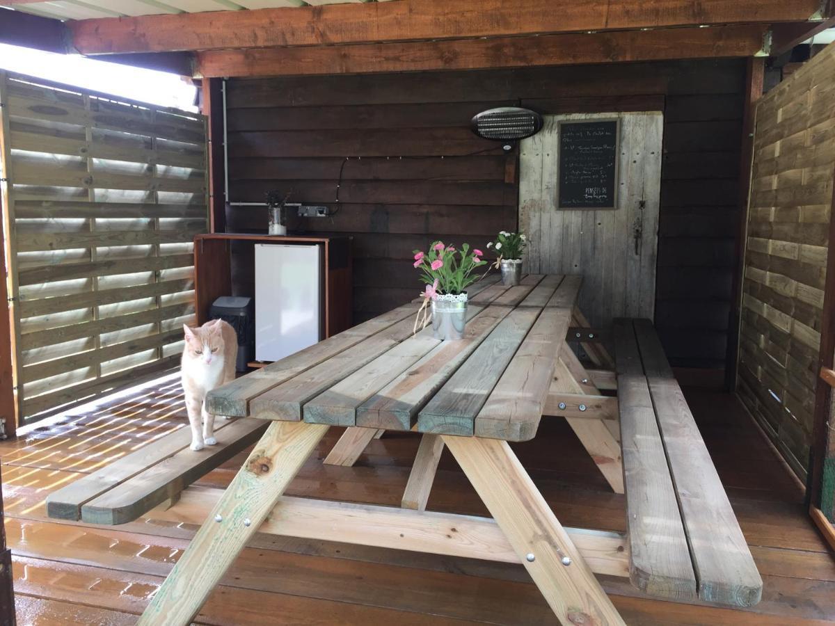 Roulottes Du Chalet Des Pins Rougeou Esterno foto